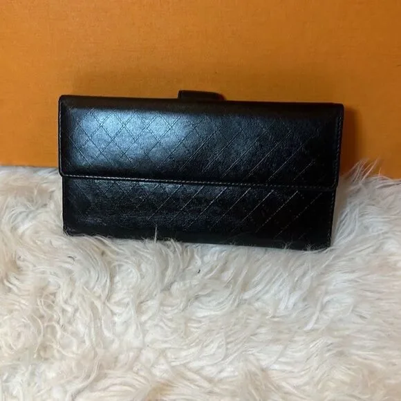 Chanel Camelia Wallet - Picture 3 of 16